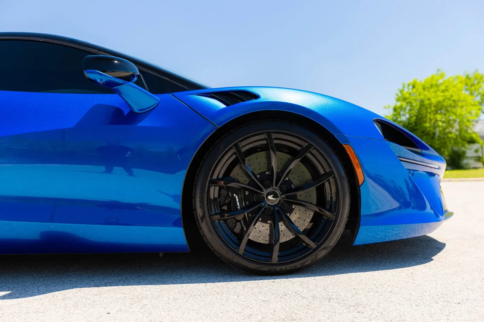 2023 McLaren Artura