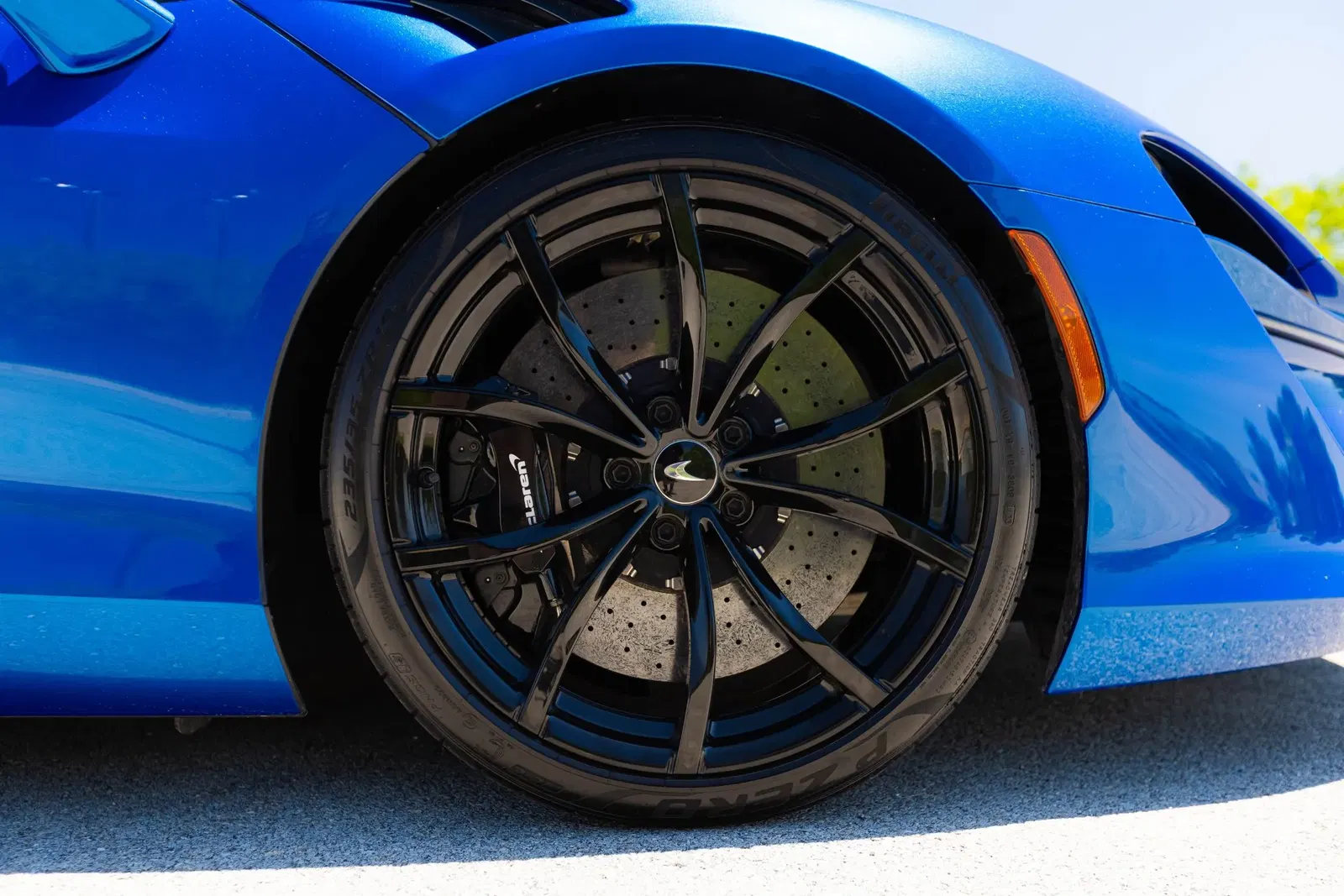2023 McLaren Artura