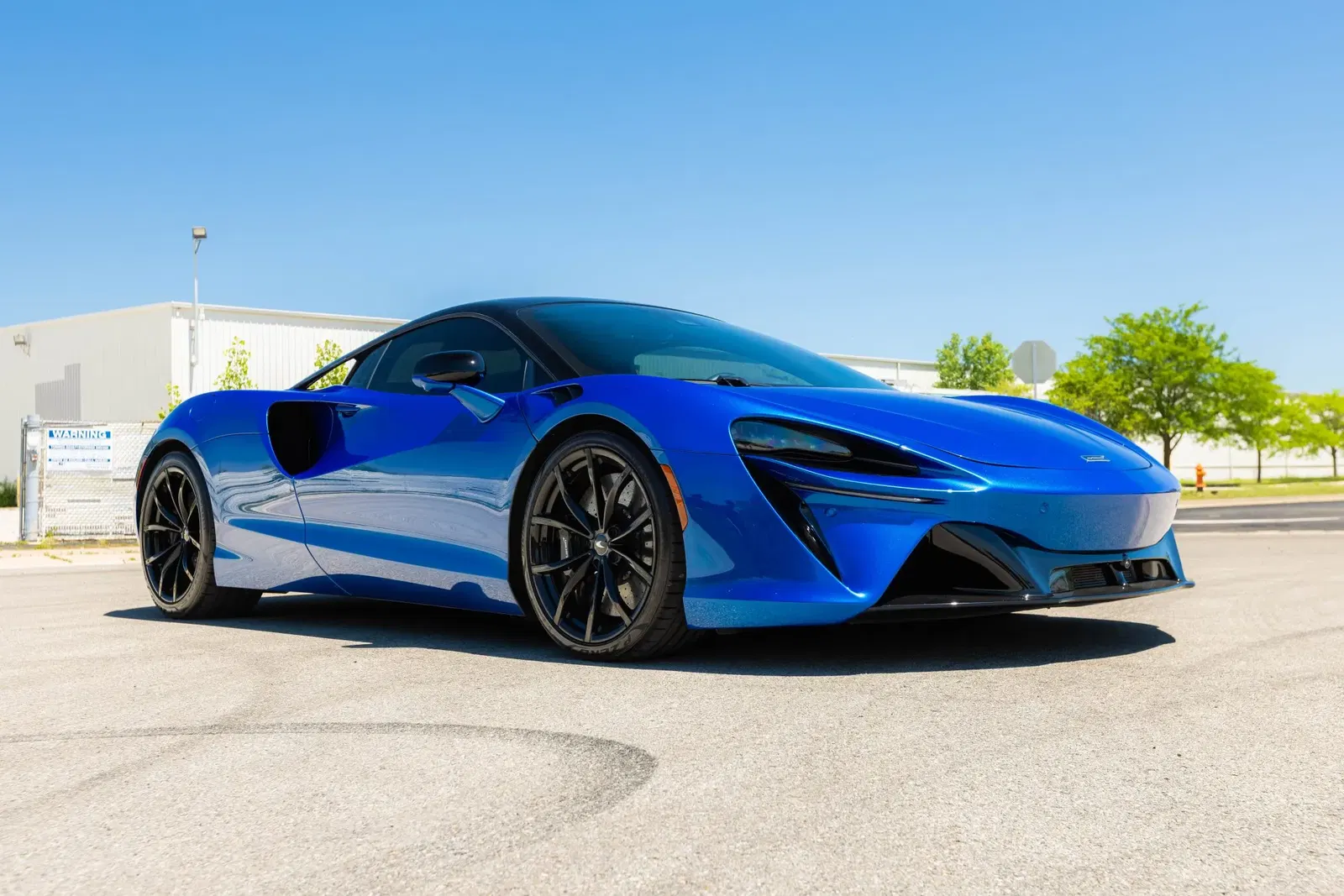 2023 McLaren Artura