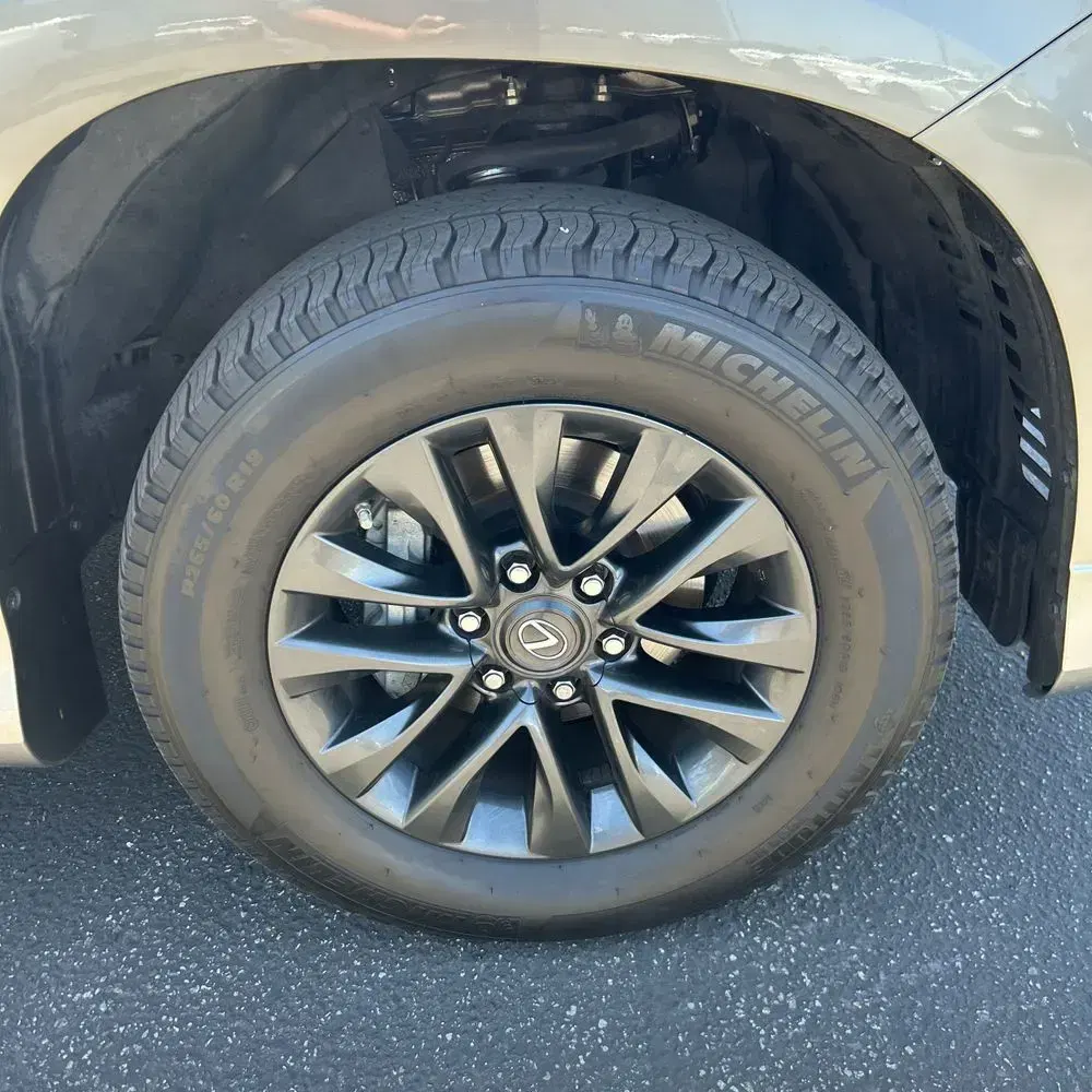 2023 Lexus GX 460 Base