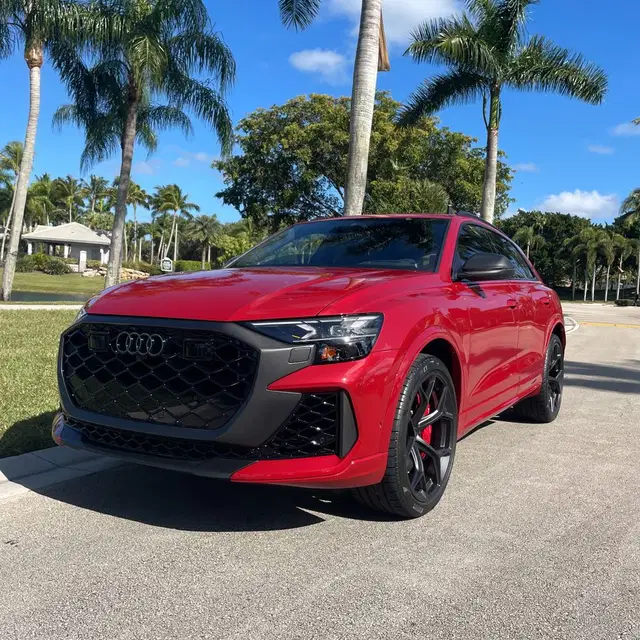 2025 Audi RS Q8 Performance