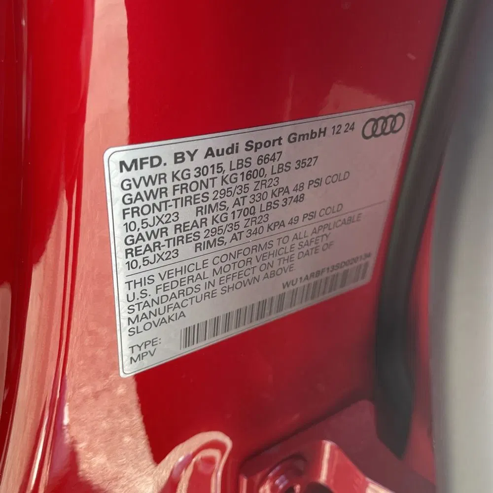 2025 Audi RS Q8 Performance