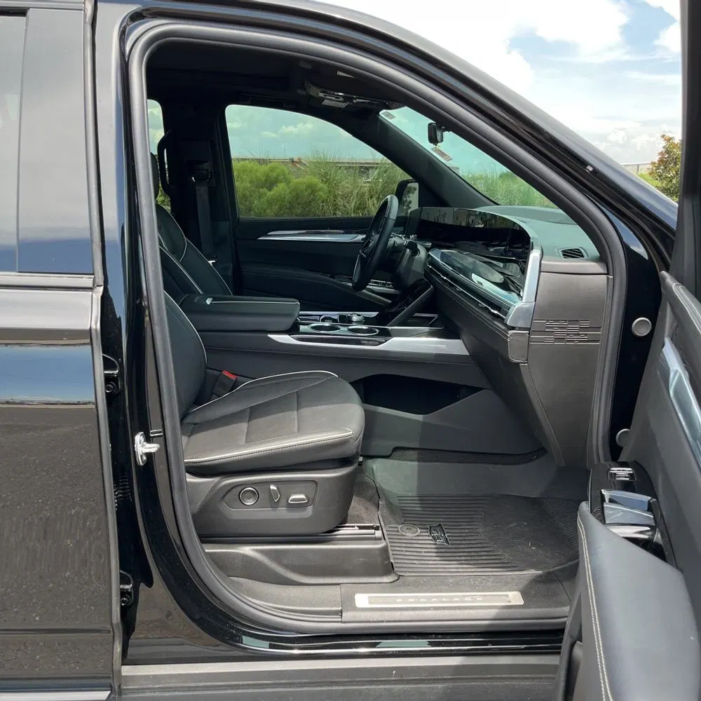 2025 Cadillac Escalade Sport