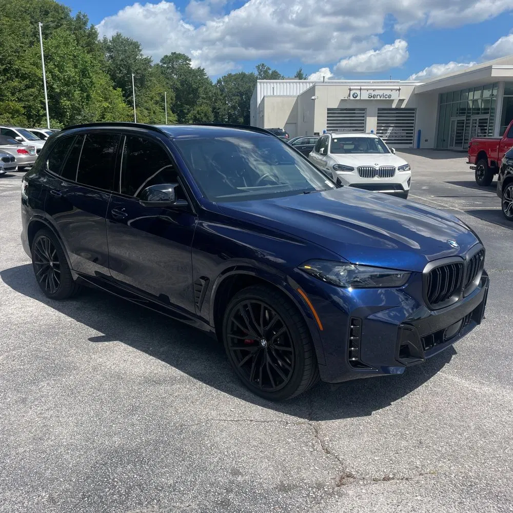 2025 BMW X5 M60i