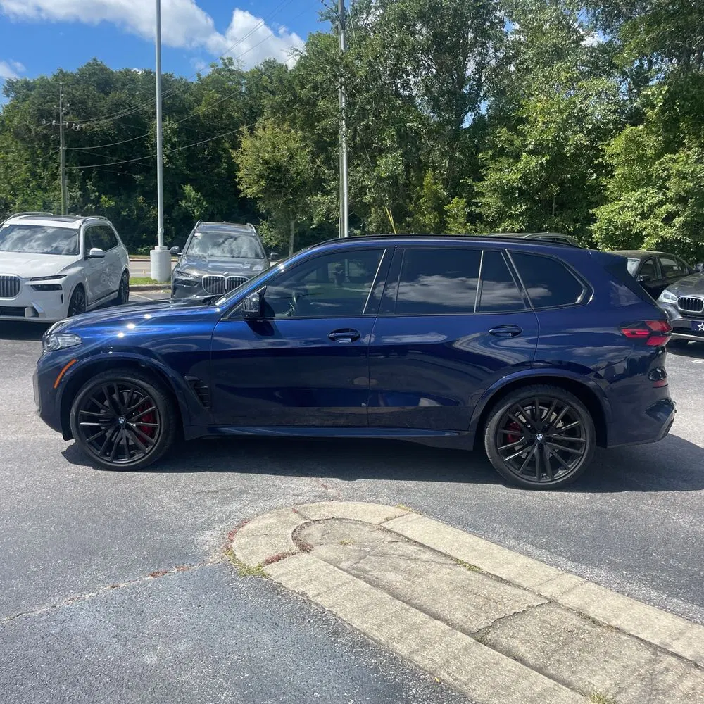2025 BMW X5 M60i