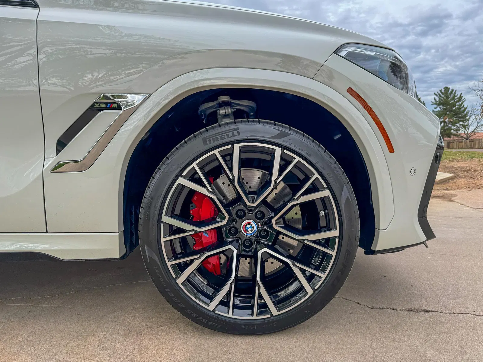 2022 BMW X6 M - 600-hp Twin-Turbo V8, AWD, Executive Package, Sakhir Orange Interior