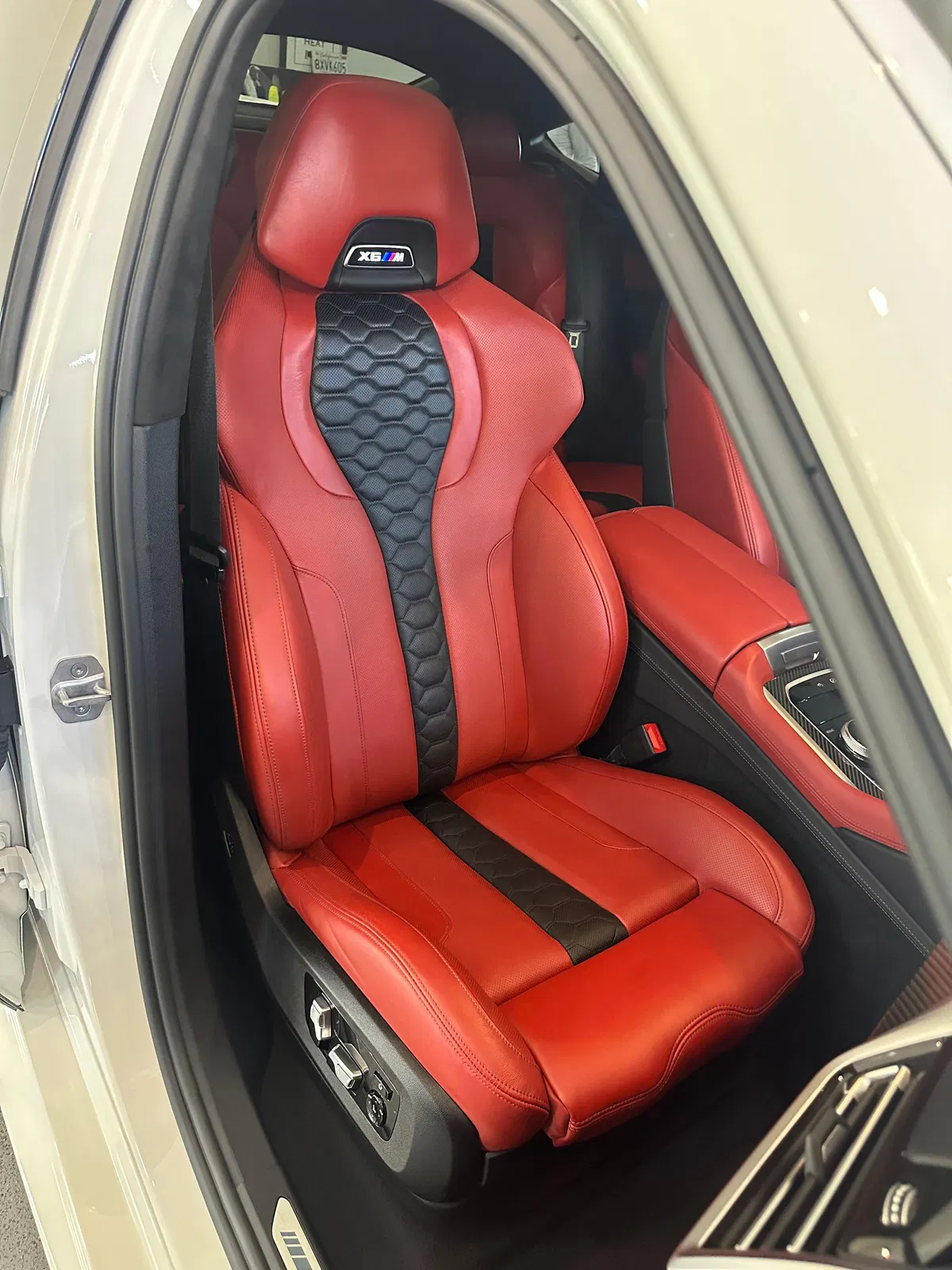 2022 BMW X6 M - 600-hp Twin-Turbo V8, AWD, Executive Package, Sakhir Orange Interior