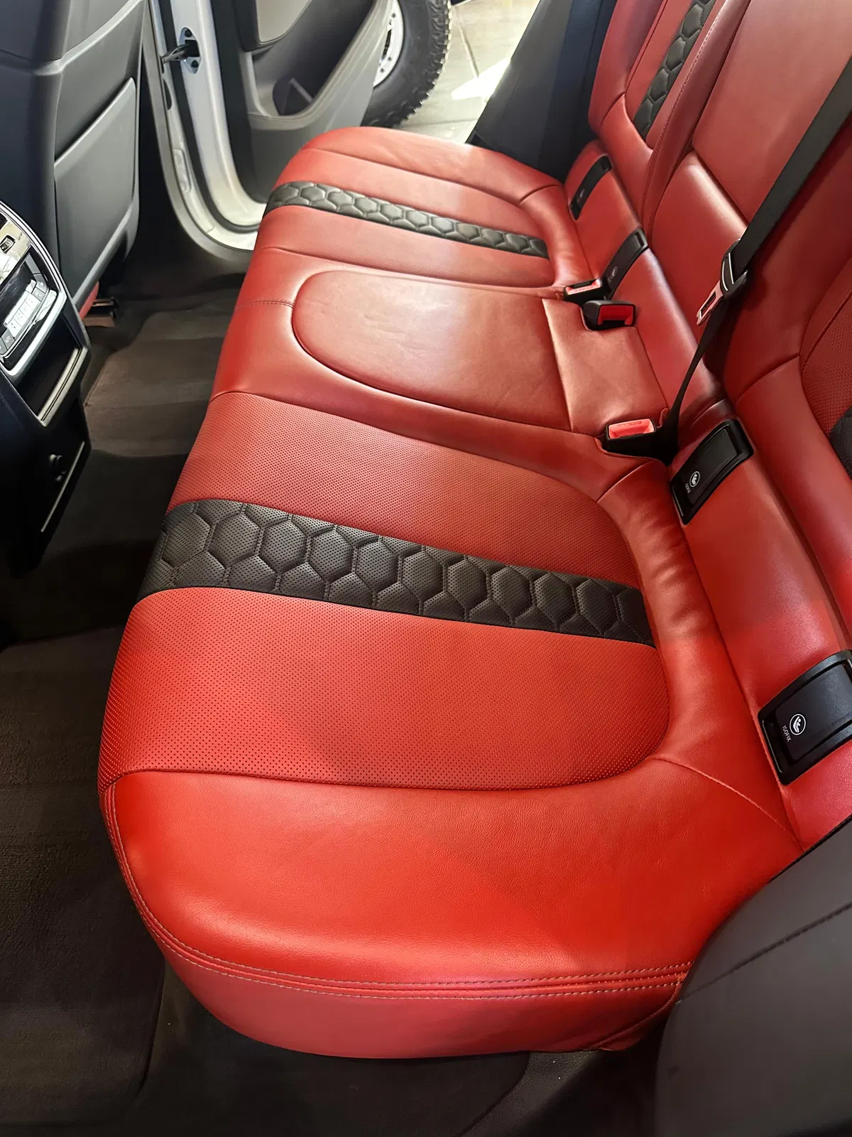 2022 BMW X6 M - 600-hp Twin-Turbo V8, AWD, Executive Package, Sakhir Orange Interior