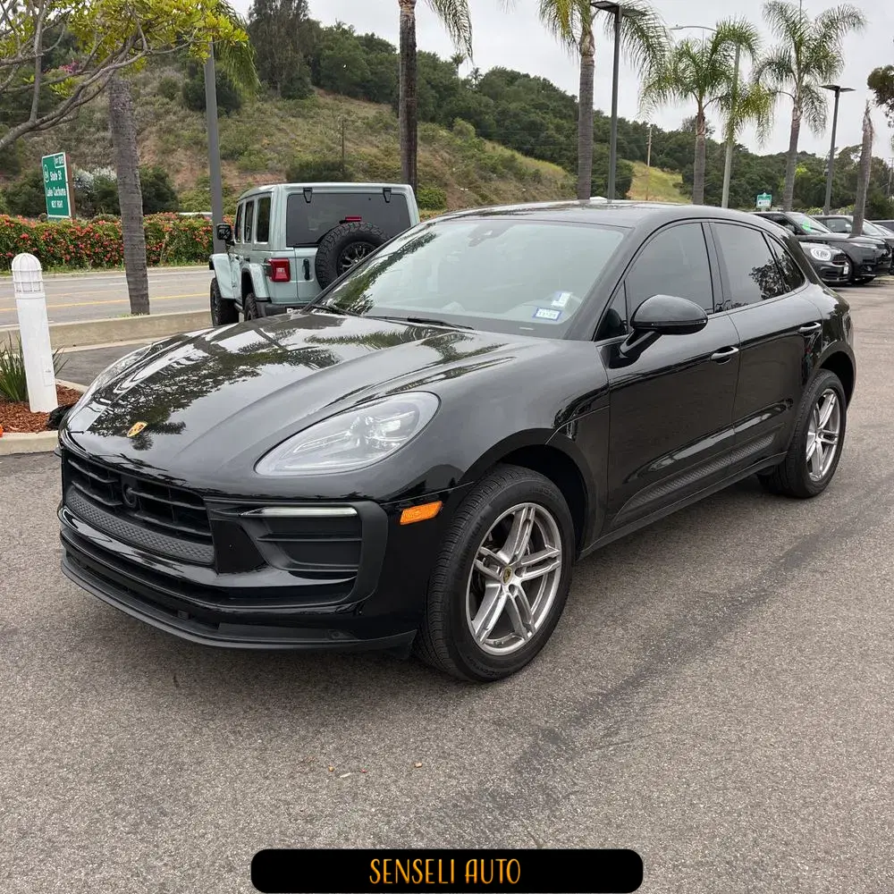 2023 Porsche Macan Base