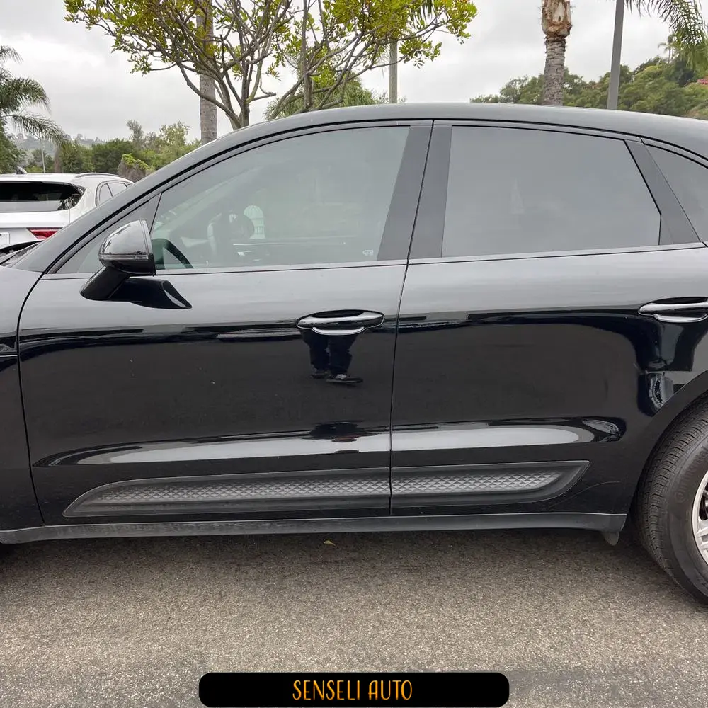 2023 Porsche Macan Base