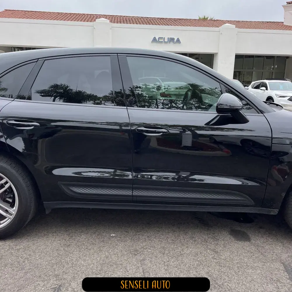 2023 Porsche Macan Base