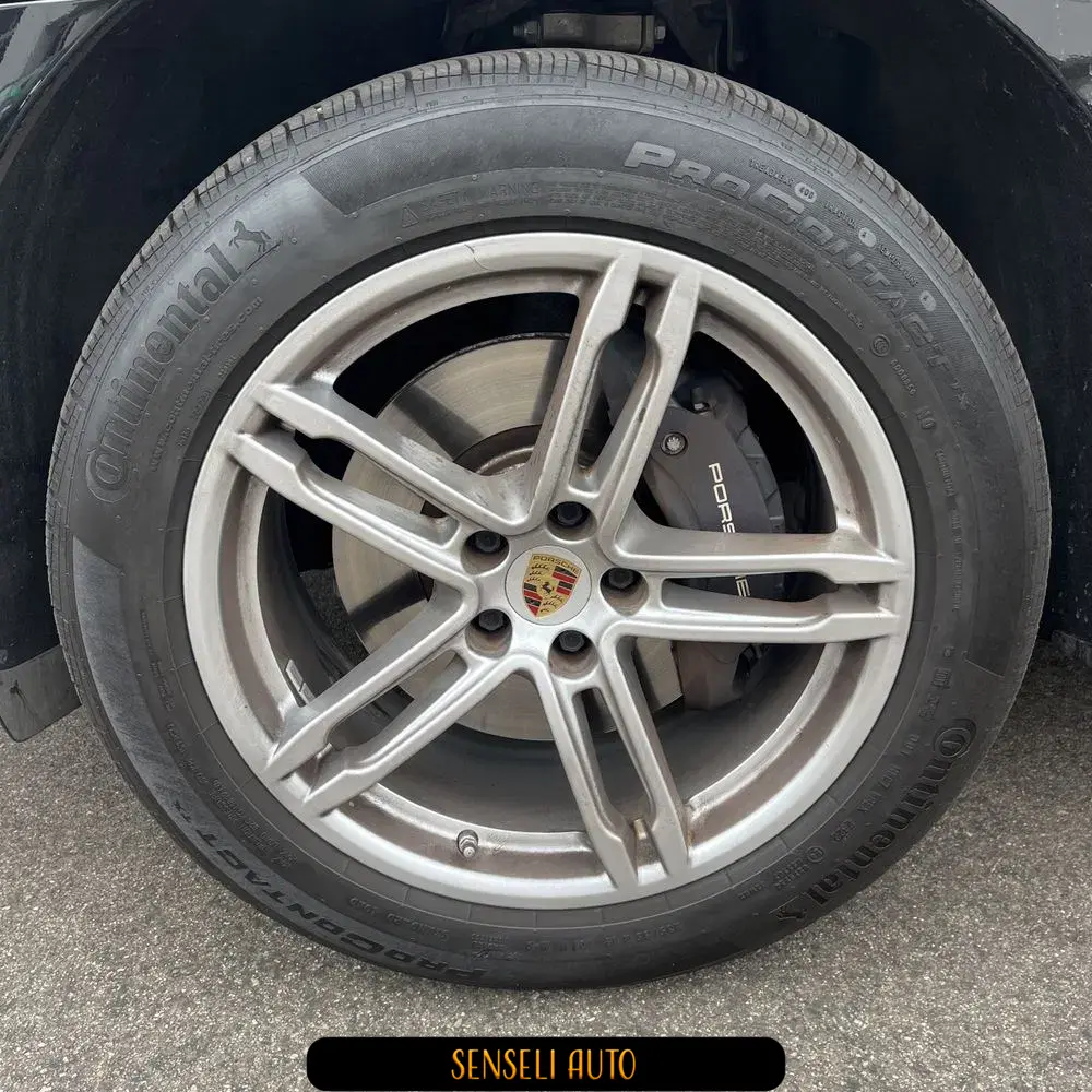 2023 Porsche Macan Base
