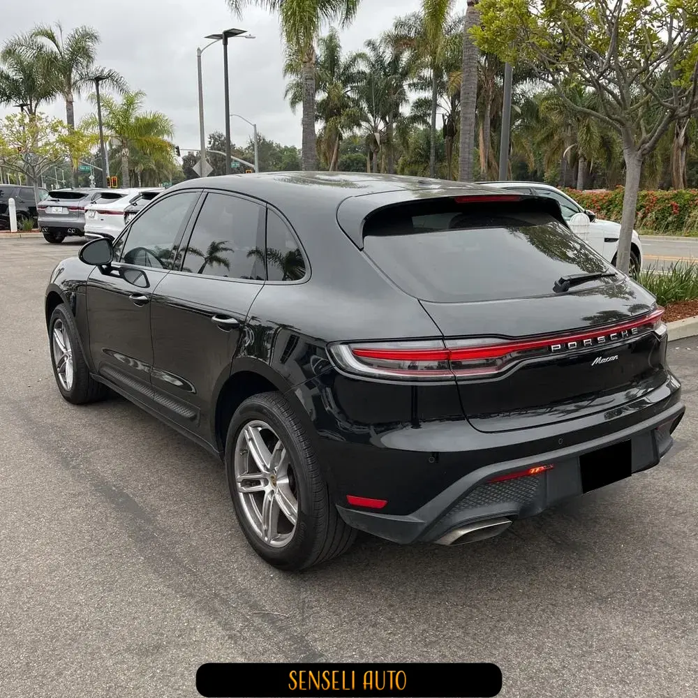 2023 Porsche Macan Base