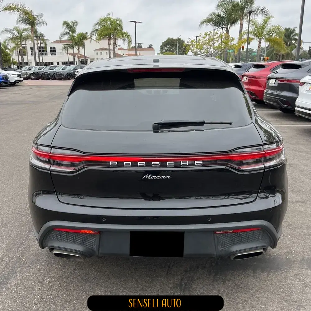 2023 Porsche Macan Base
