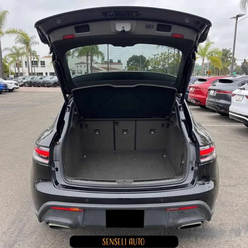 2023 Porsche Macan Base