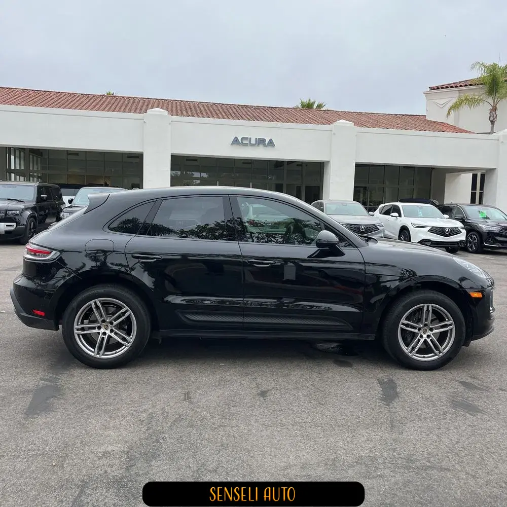 2023 Porsche Macan Base