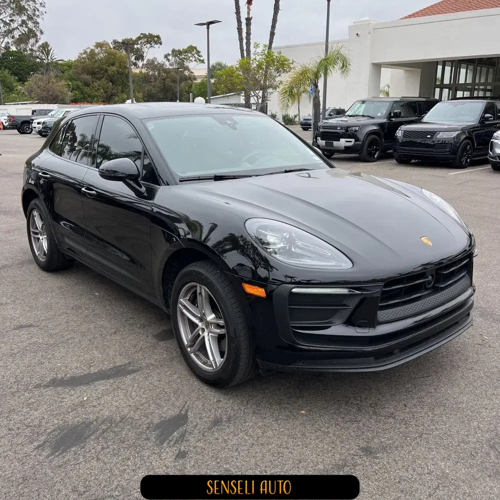 2023 Porsche Macan Base