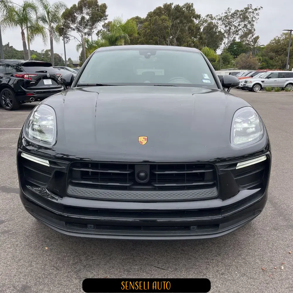 2023 Porsche Macan Base