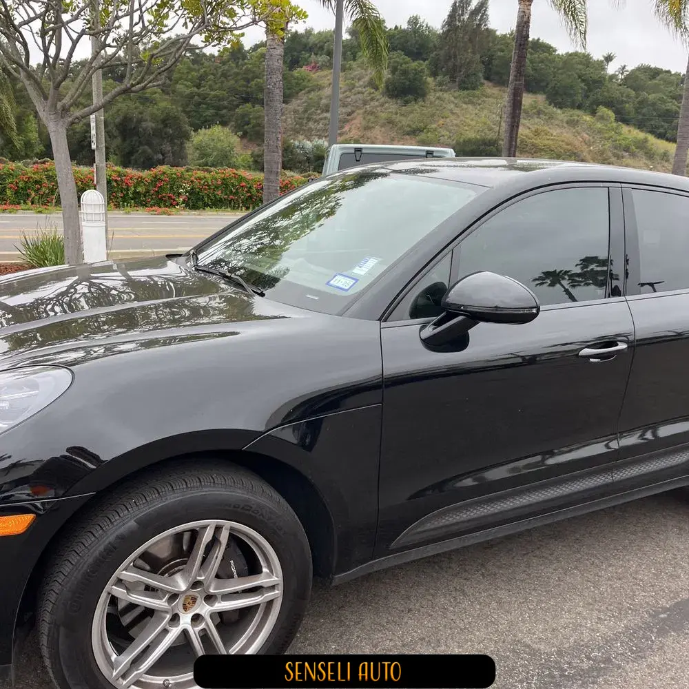 2023 Porsche Macan Base