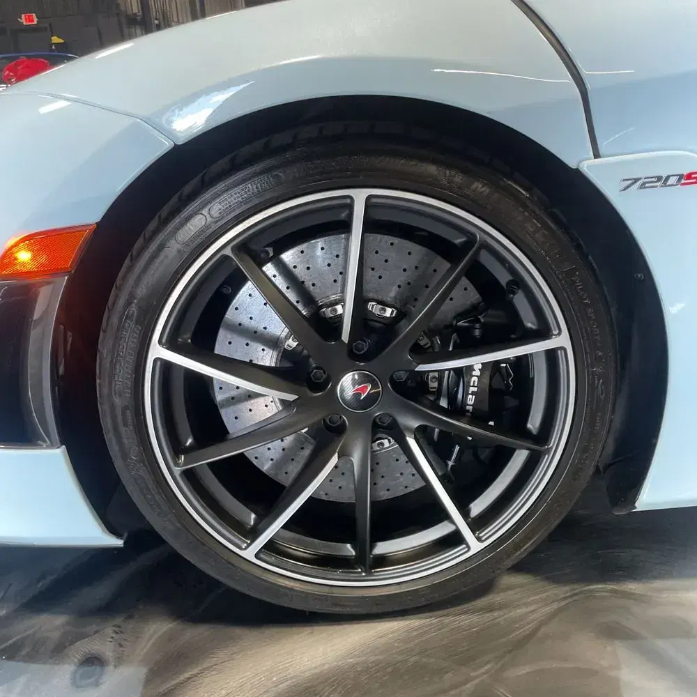 2018 McLaren 720S Base