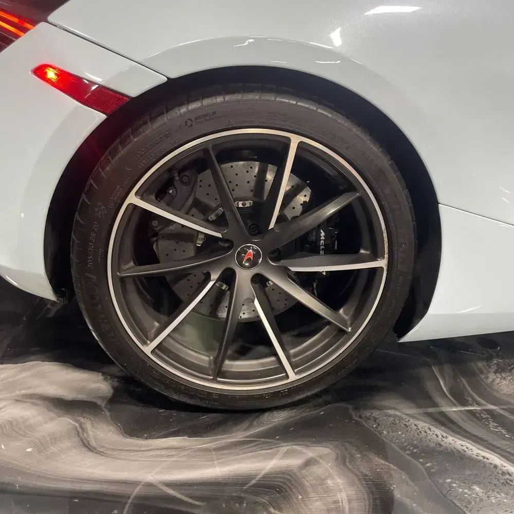 2018 McLaren 720S Base