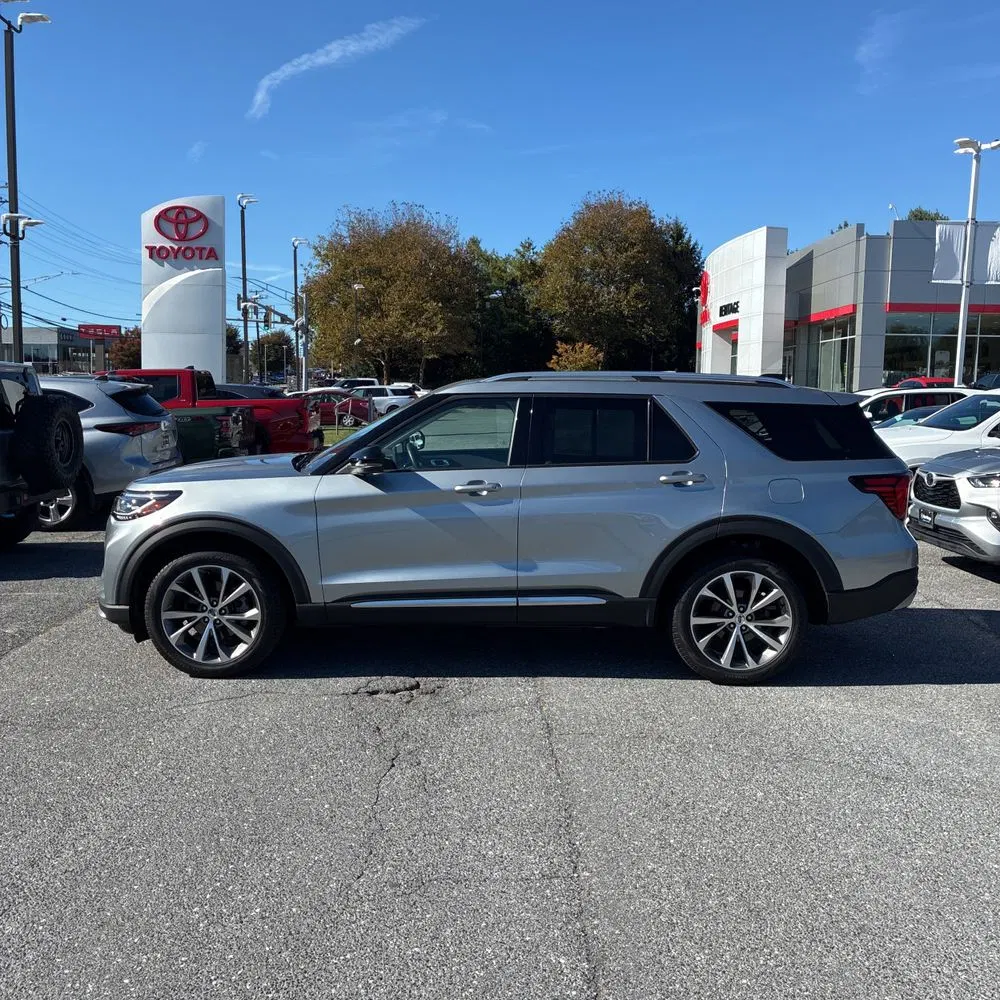 2025 Ford Explorer Platinum