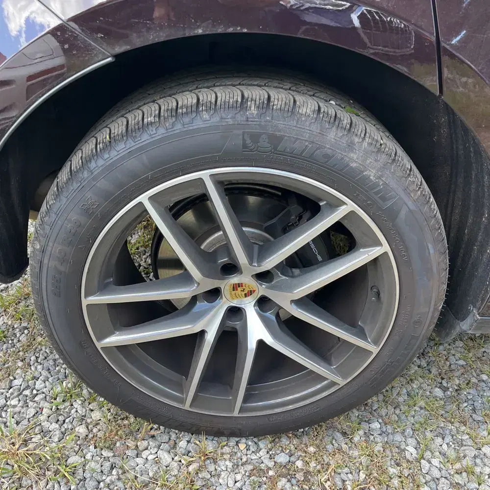 2025 Porsche Macan Base