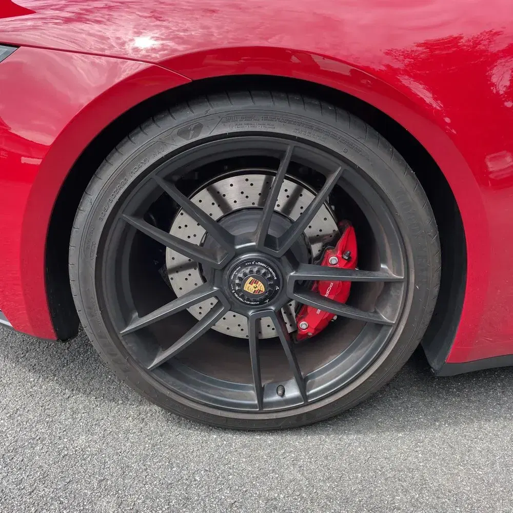 2022 Porsche 911 Carrera 4 GTS