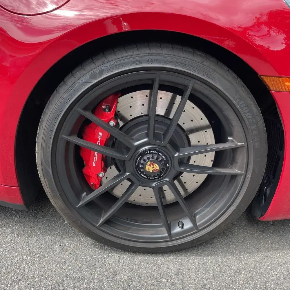 2022 Porsche 911 Carrera 4 GTS