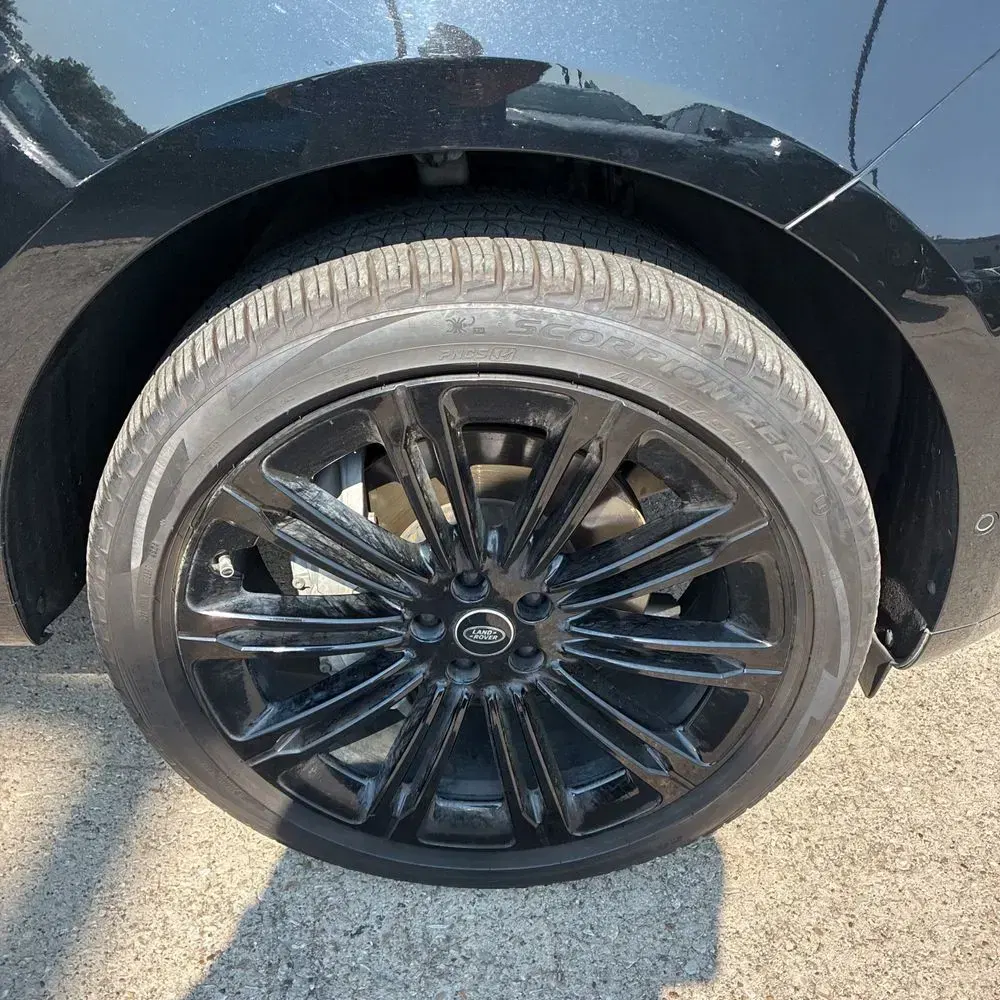 2023 Land Rover Range Rover SE