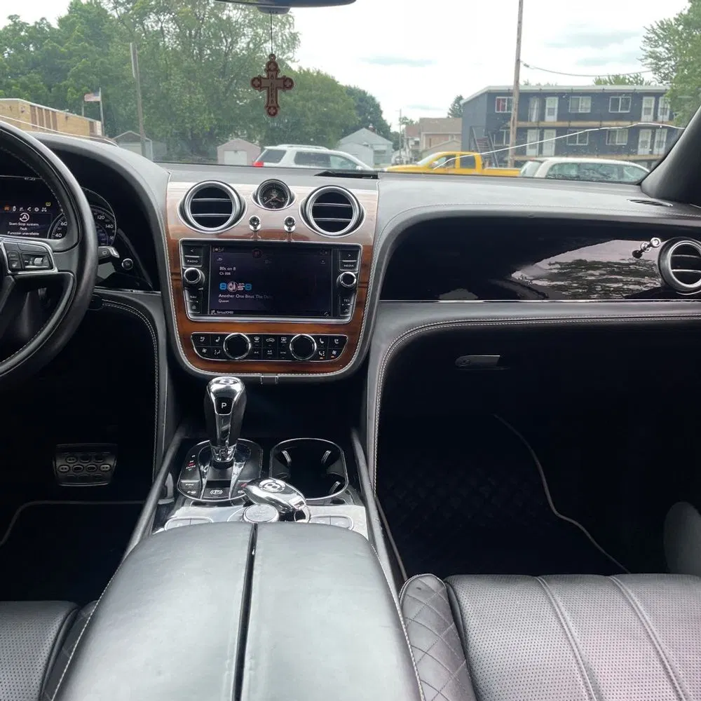 2017 Bentley Bentayga Base