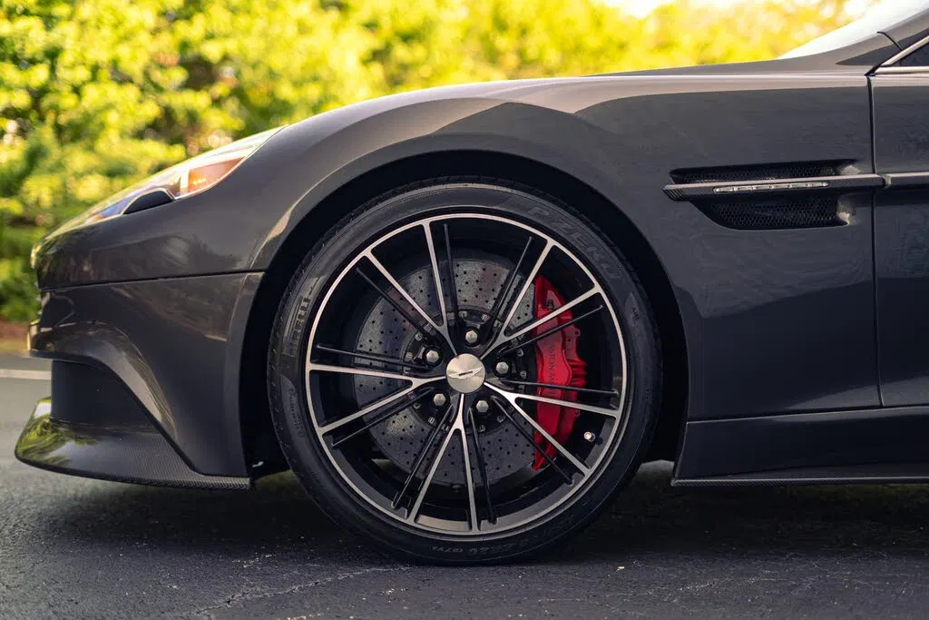 2014 Aston Martin Vanquish Coupe RWD