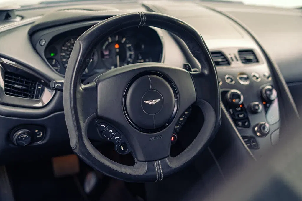 2014 Aston Martin Vanquish Coupe RWD