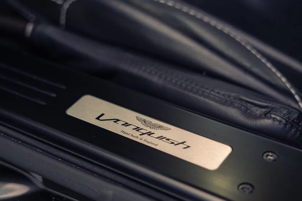 2014 Aston Martin Vanquish Coupe RWD