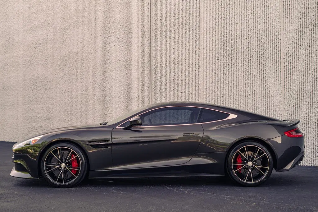 2014 Aston Martin Vanquish Coupe RWD