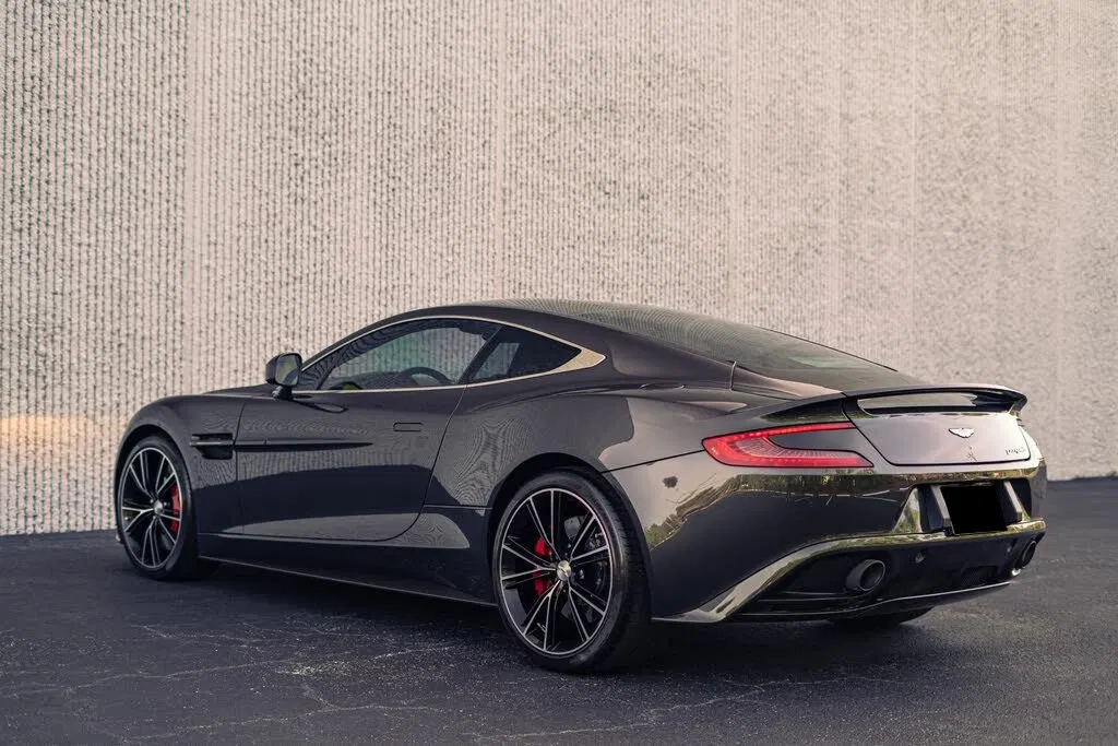 2014 Aston Martin Vanquish Coupe RWD