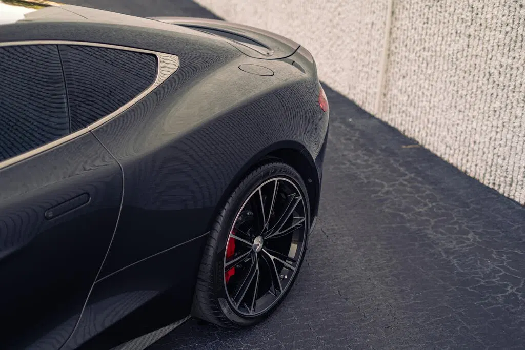 2014 Aston Martin Vanquish Coupe RWD