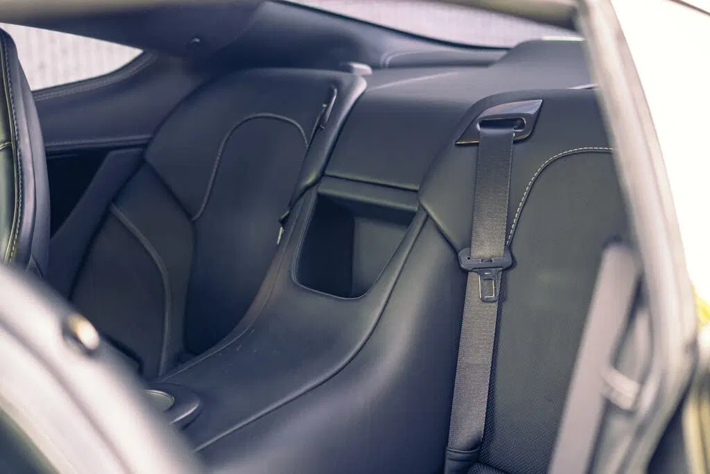 2014 Aston Martin Vanquish Coupe RWD