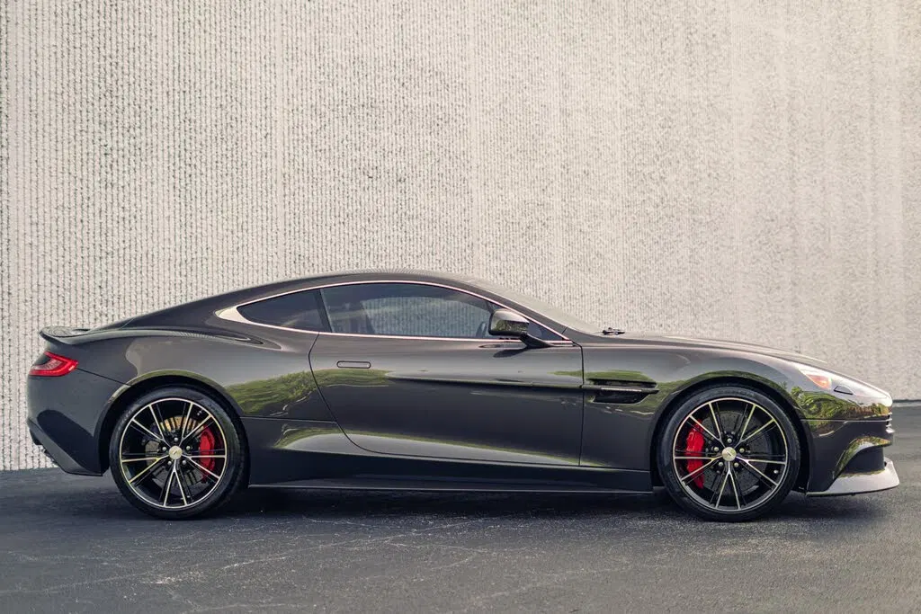 2014 Aston Martin Vanquish Coupe RWD