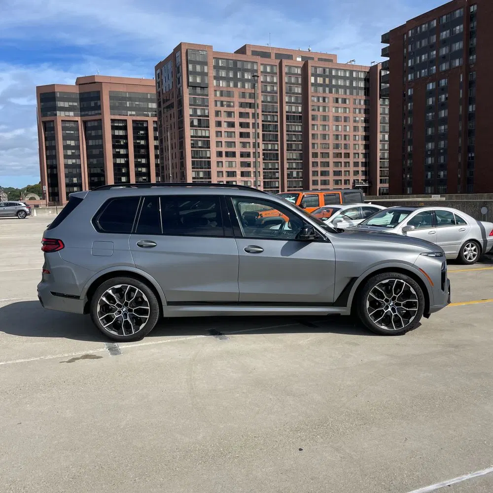 2024 BMW X7 M60i