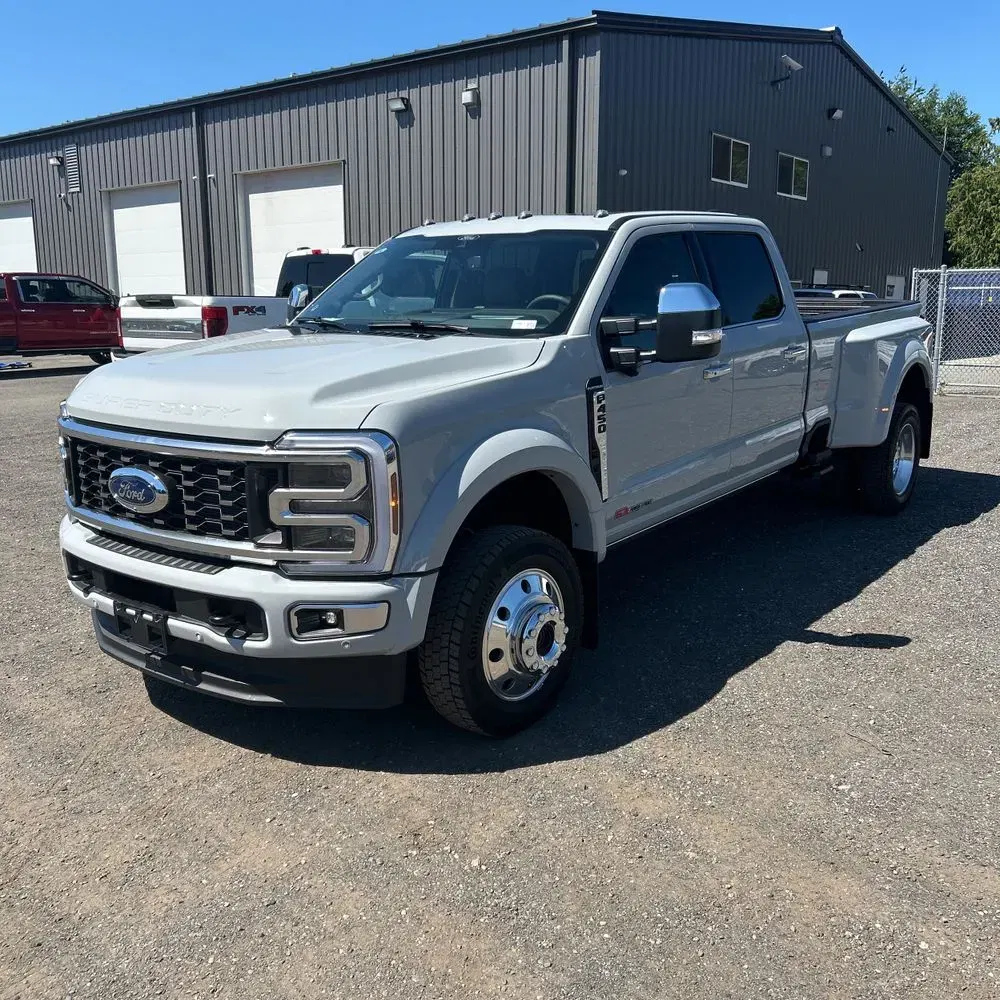 2025 Ford F-450 Super Duty Platinum
