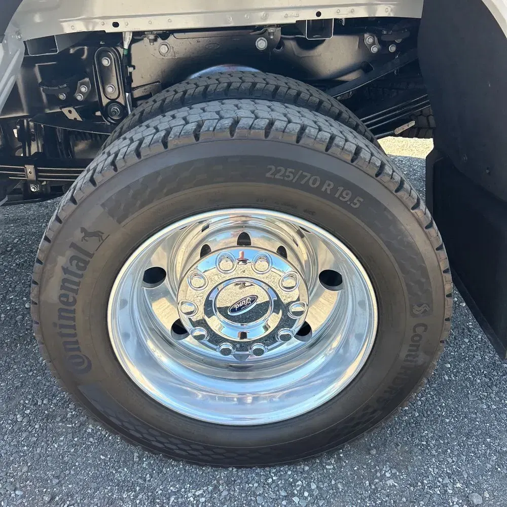 2025 Ford F-450 Super Duty Platinum