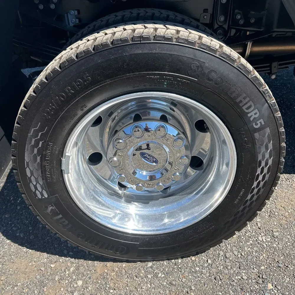 2025 Ford F-450 Super Duty Platinum