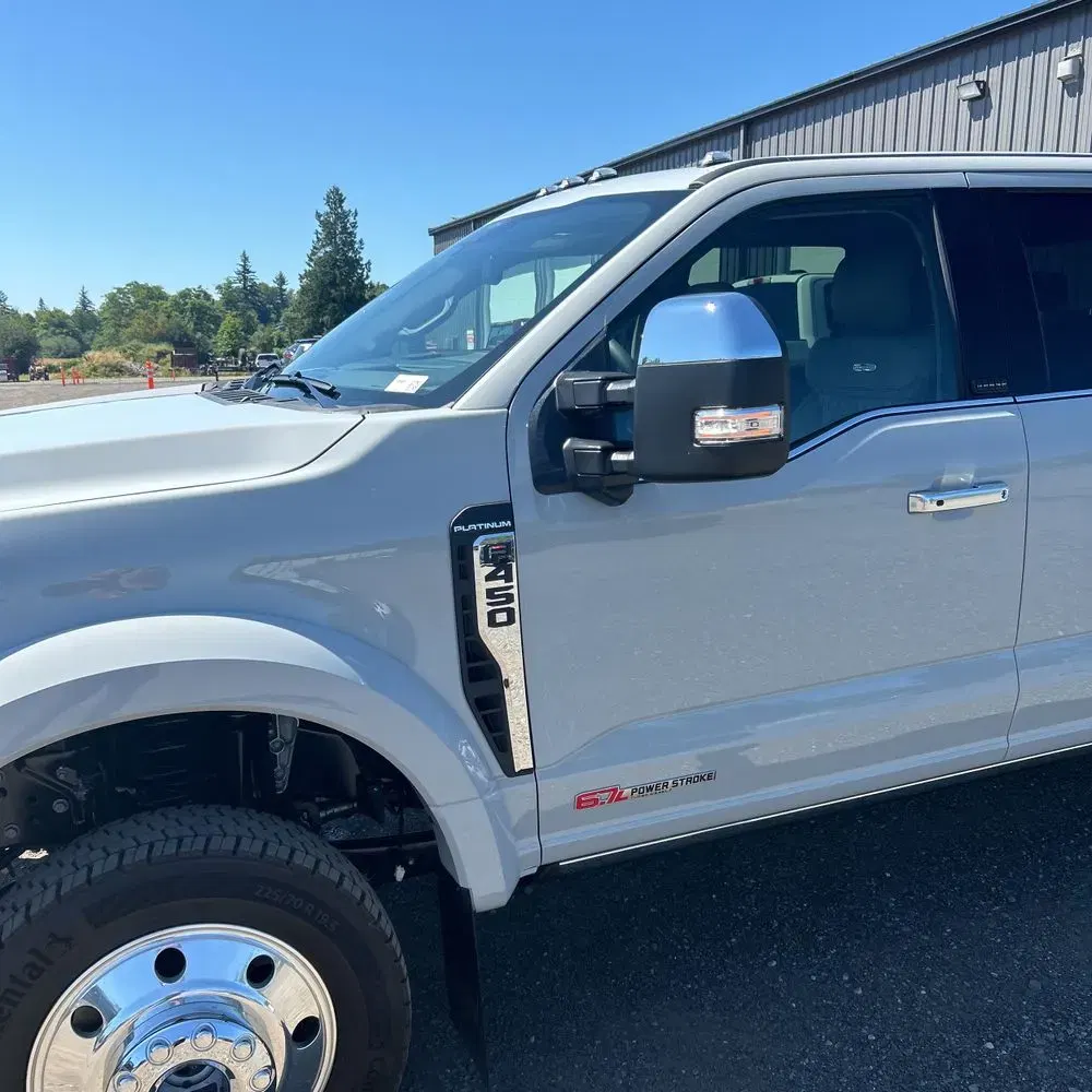 2025 Ford F-450 Super Duty Platinum