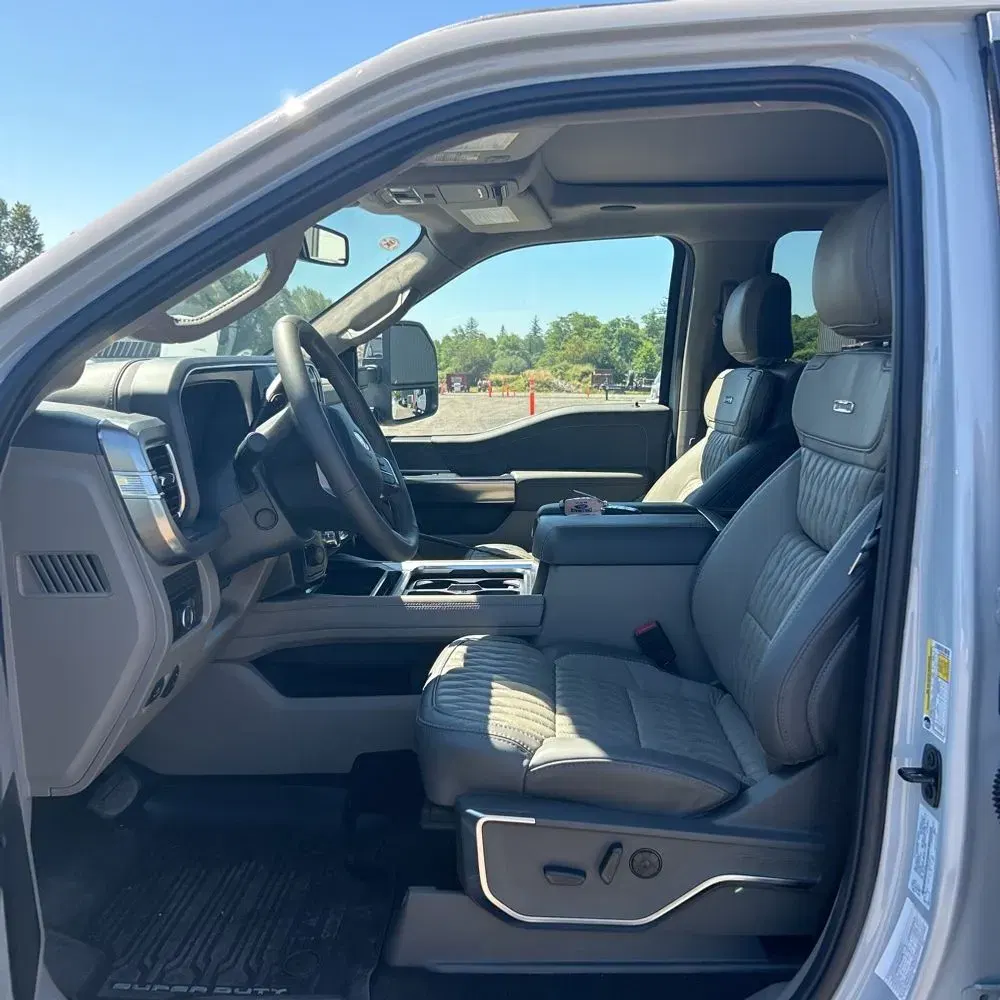 2025 Ford F-450 Super Duty Platinum