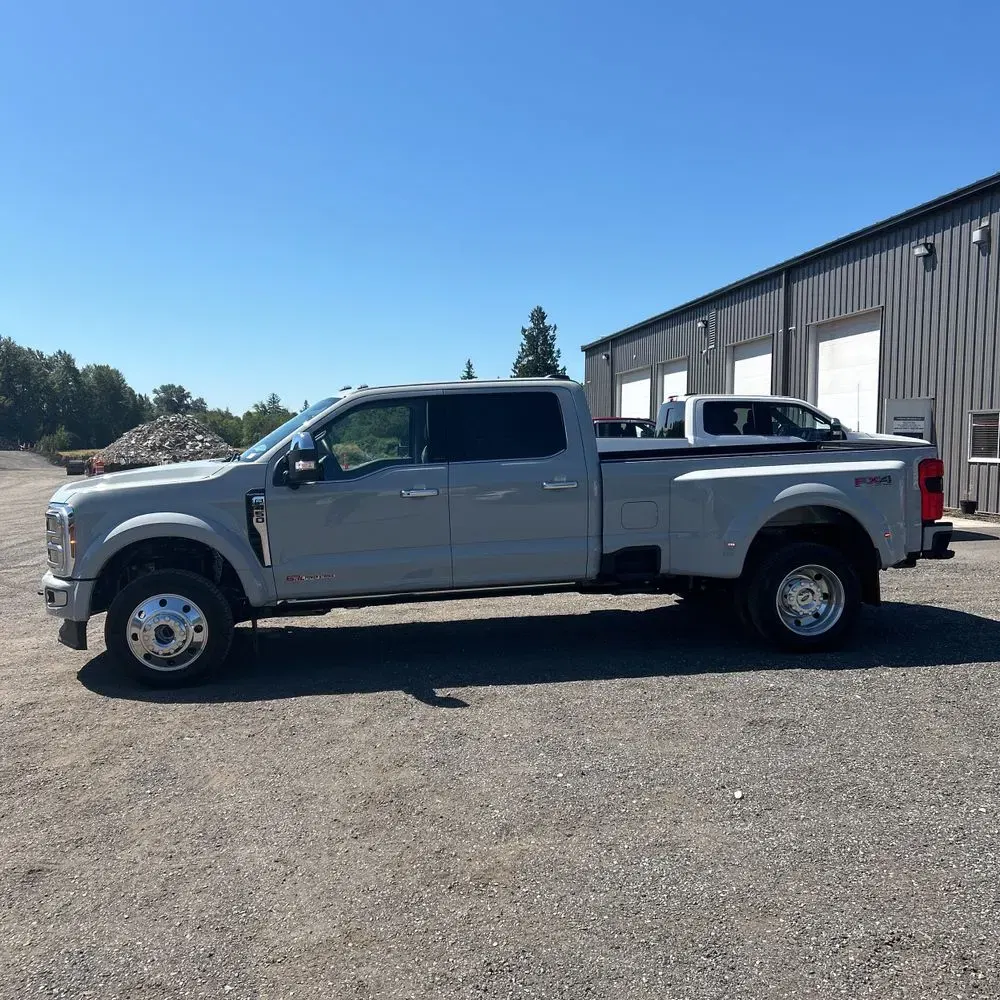 2025 Ford F-450 Super Duty Platinum