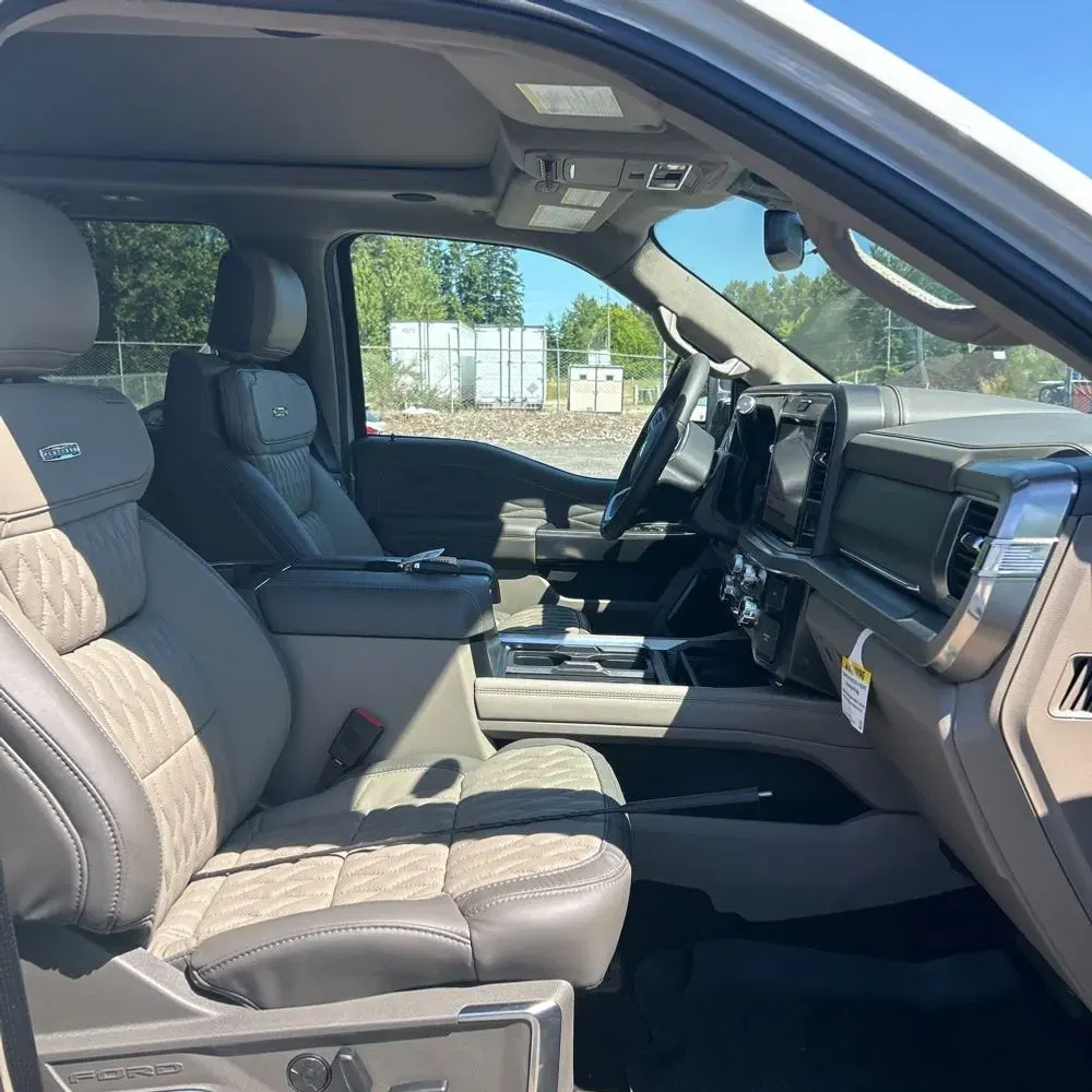 2025 Ford F-450 Super Duty Platinum
