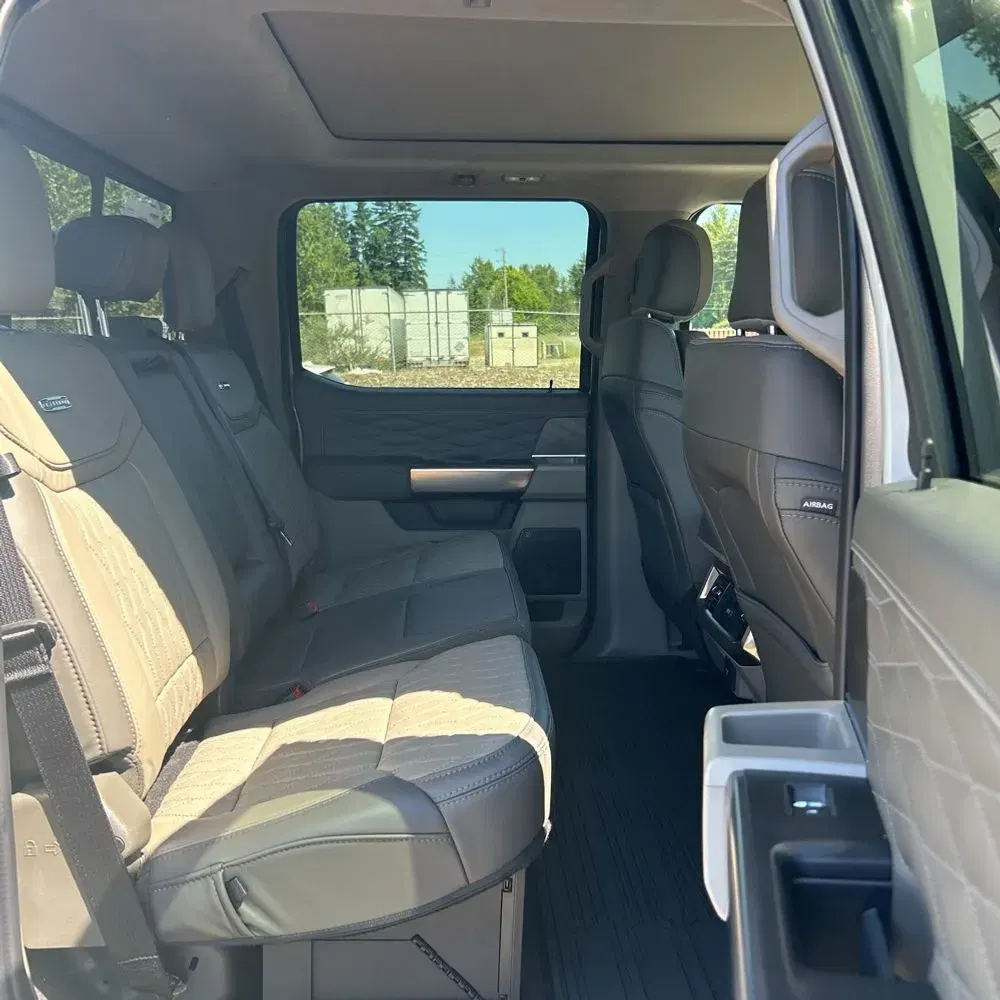 2025 Ford F-450 Super Duty Platinum