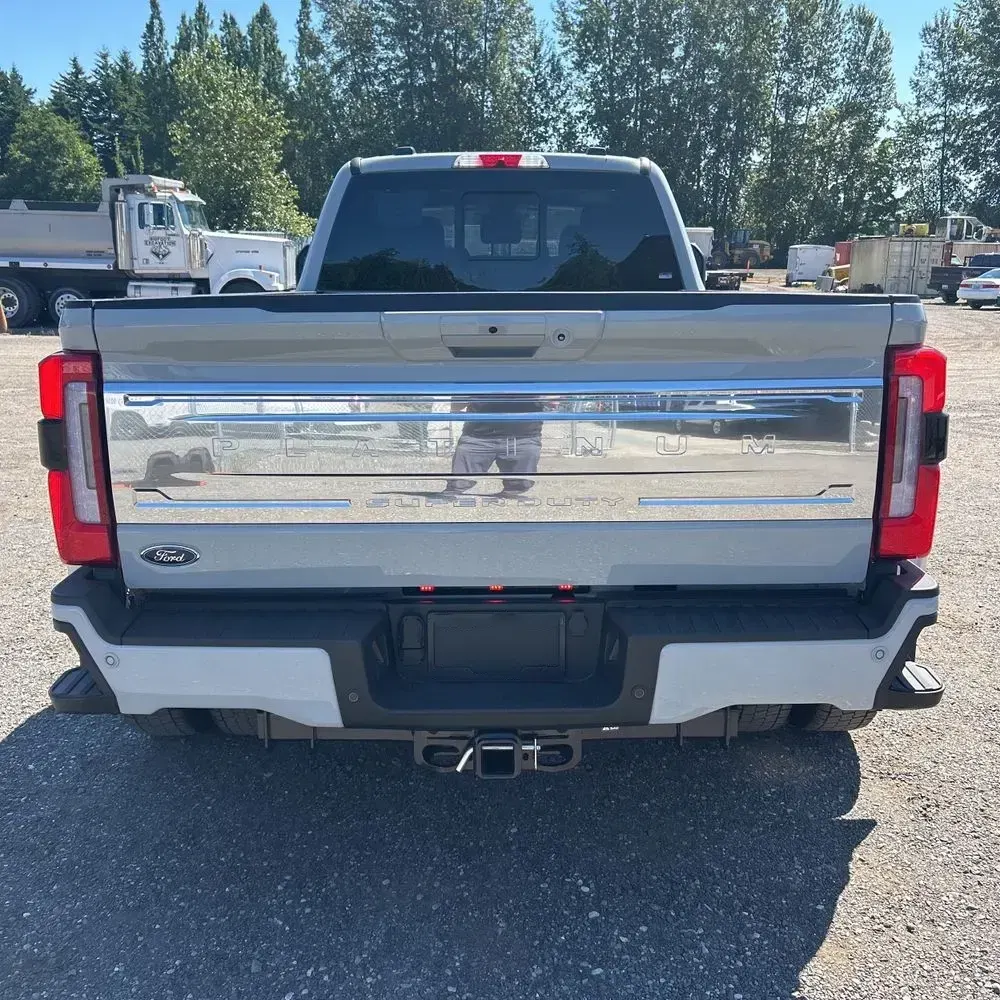 2025 Ford F-450 Super Duty Platinum