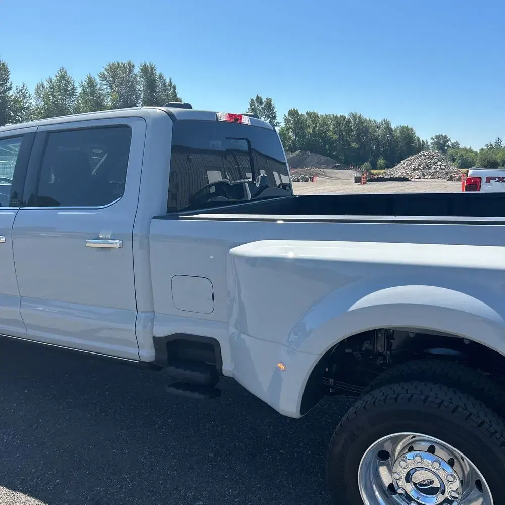 2025 Ford F-450 Super Duty Platinum